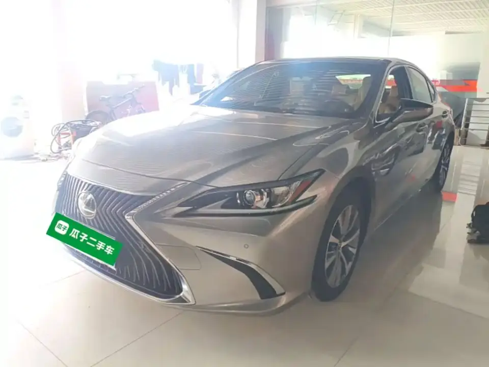 Lexus ES 200 Excellence 2021