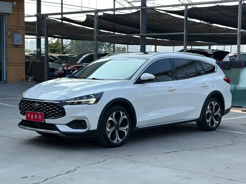 Ford Focus Shooting Brake EcoBoost 180 Auto Hunter 2022