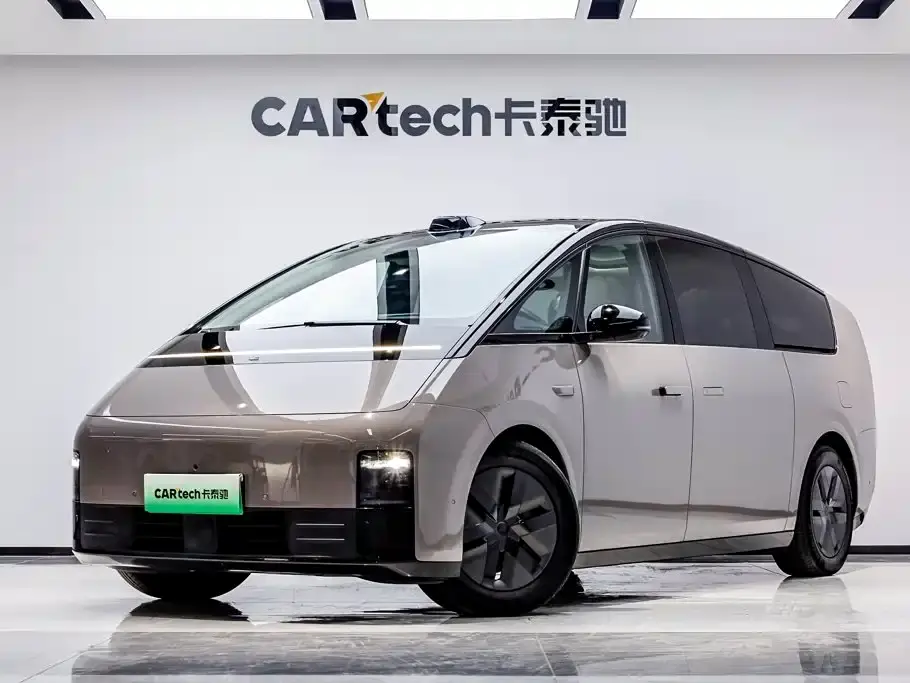 Li Auto MEGA Ultra 2024