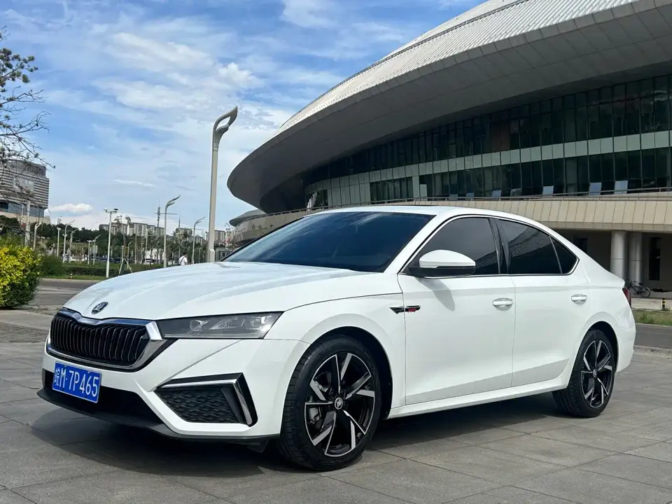 Skoda Octavia Facelift PRO TSI280 Premium Edition 2023