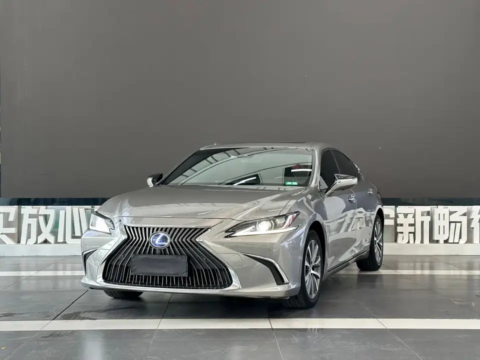 Lexus ES 300h Excellence Edition China V 2020