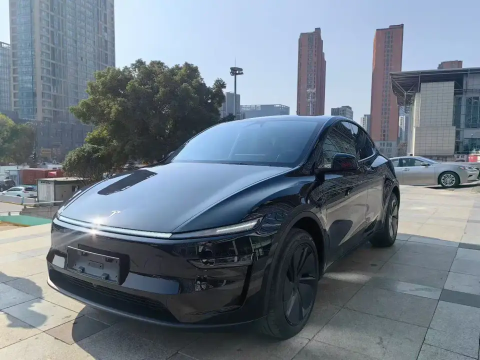 Tesla Model Y Rear-Wheel Drive 2026