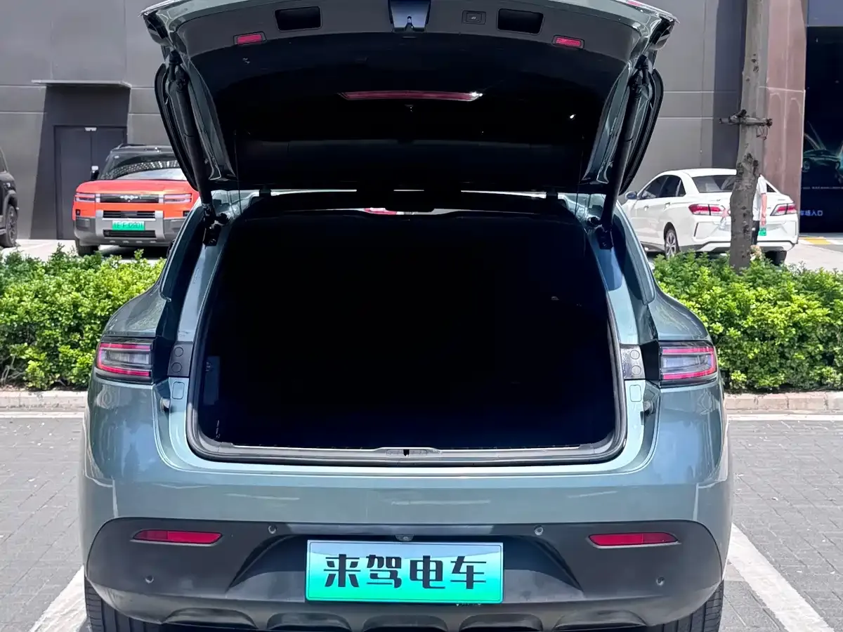AITO Wenjie AITO M5 Extended Range RWD Smart Drive Edition 2023 — фото 8