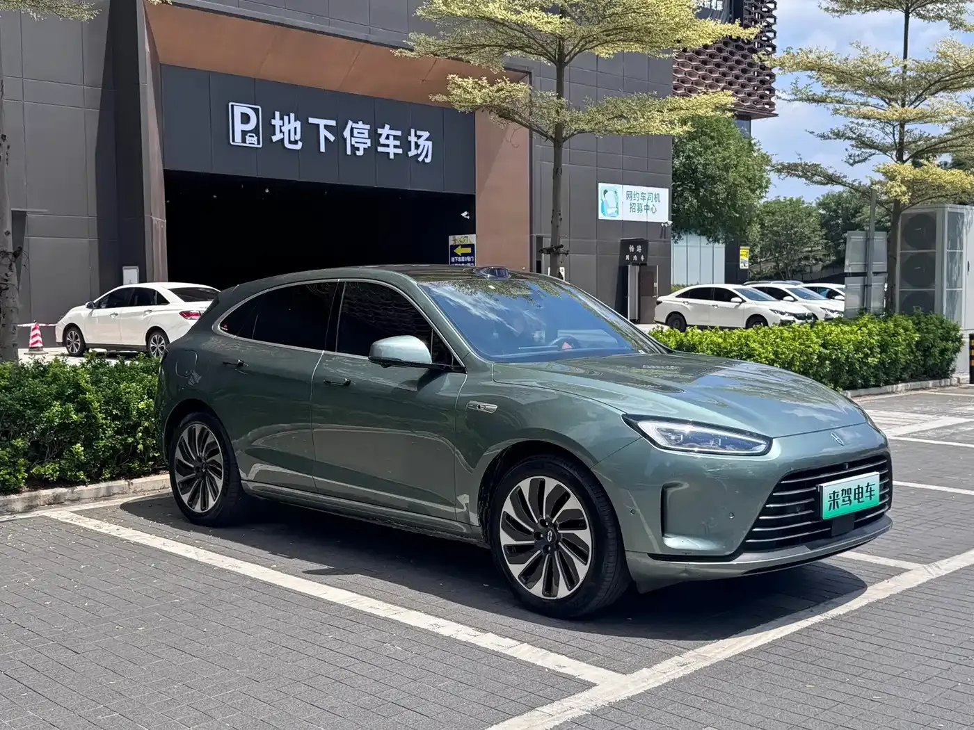AITO Wenjie AITO M5 Extended Range RWD Smart Drive Edition 2023 — фото 3