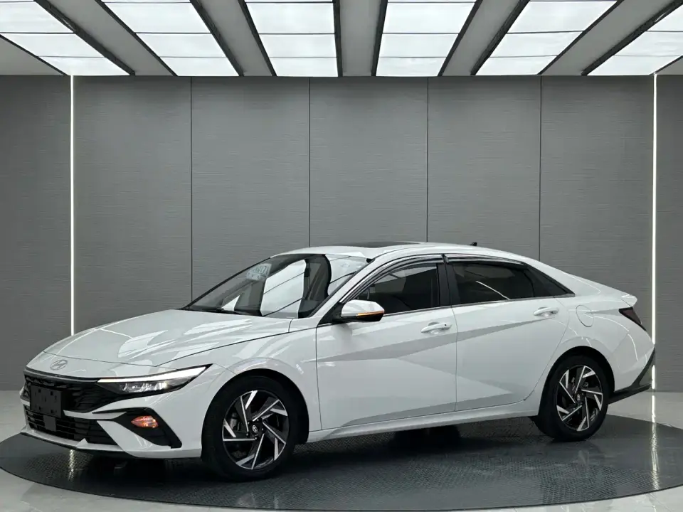 Hyundai Elantra 1.5L CVT TOP Flagship Edition 2023