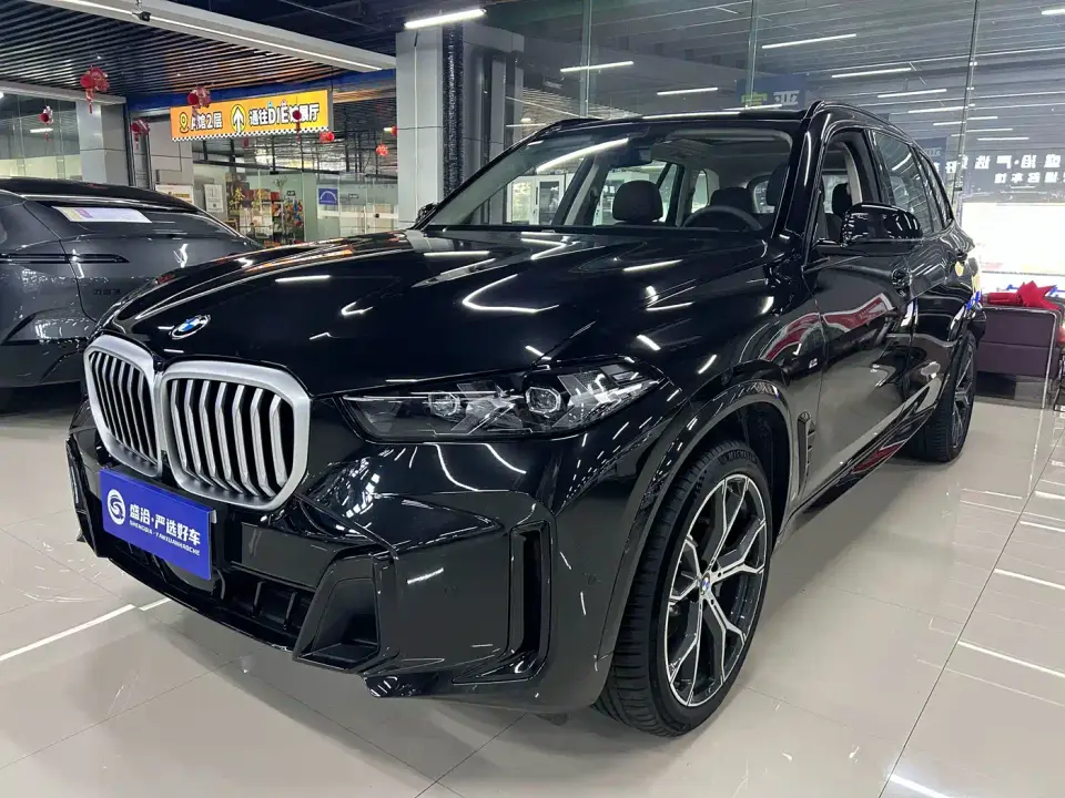 BMW X5 xDrive 30Li Premium M Sport Black Night Package 2025