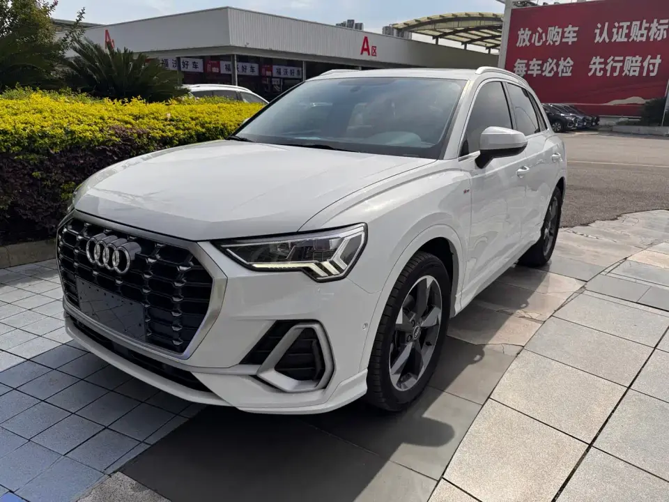 Audi Q3 35 TFSI Fashion Dynamic (1.4T) 2023