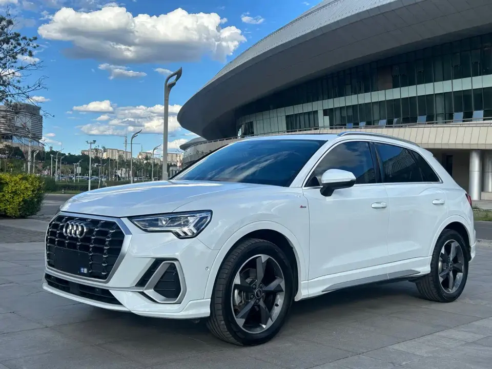 Audi Q3 35 TFSI Fashion Dynamic (1.4T) 2023