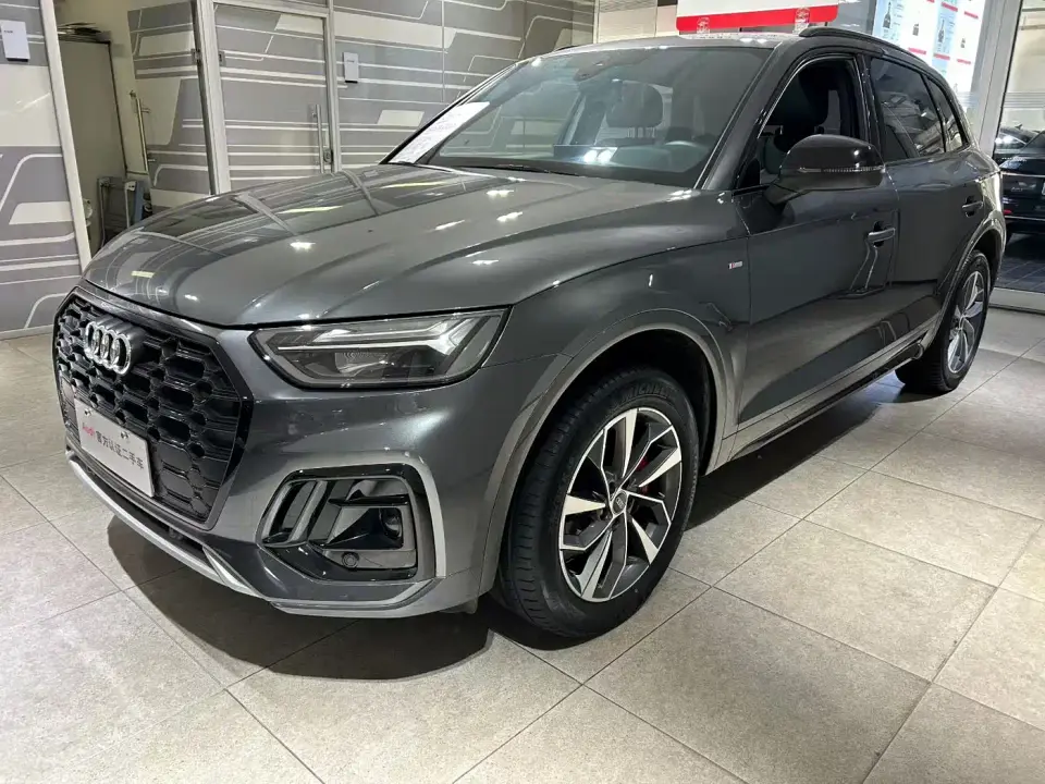 Audi Q5L Model 40 TFSI Luxury Dynamic 2024