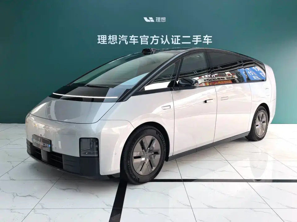 Li Auto MEGA Ultra 2024