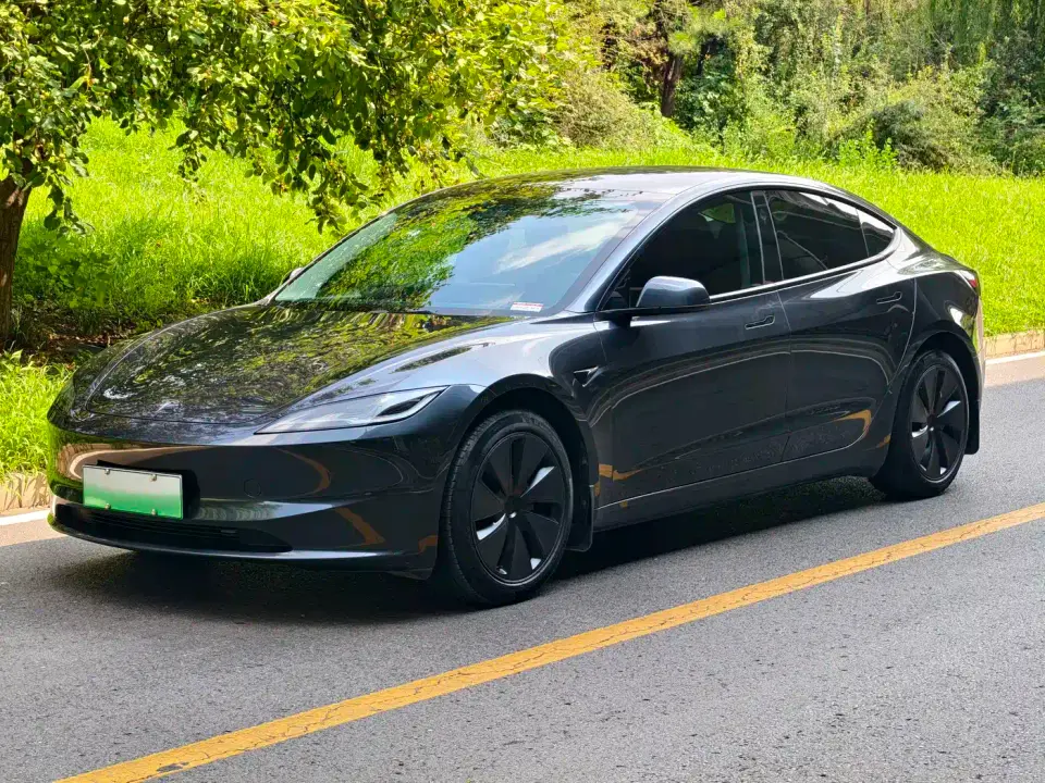 Tesla Model 3 Rear-Wheel Drive 2024
