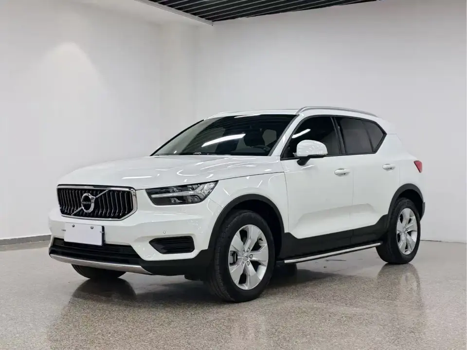 Volvo XC40 Model T4 AWD Smart Drive Fashion Edition 2022
