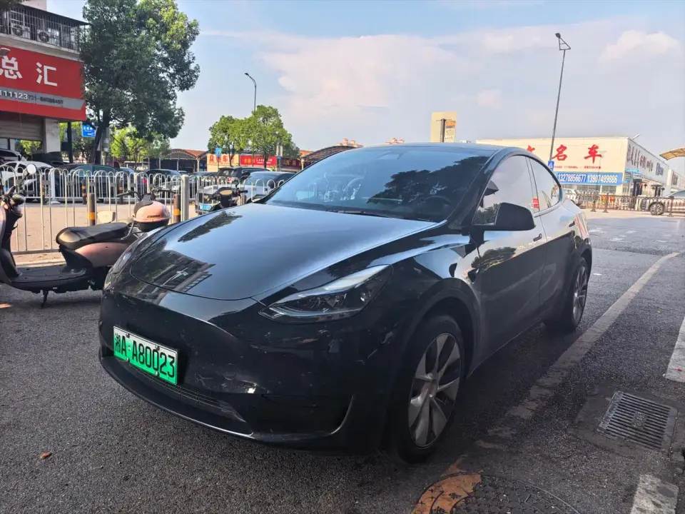 Tesla Model Y Facelift Rear-Wheel Drive Version 2023