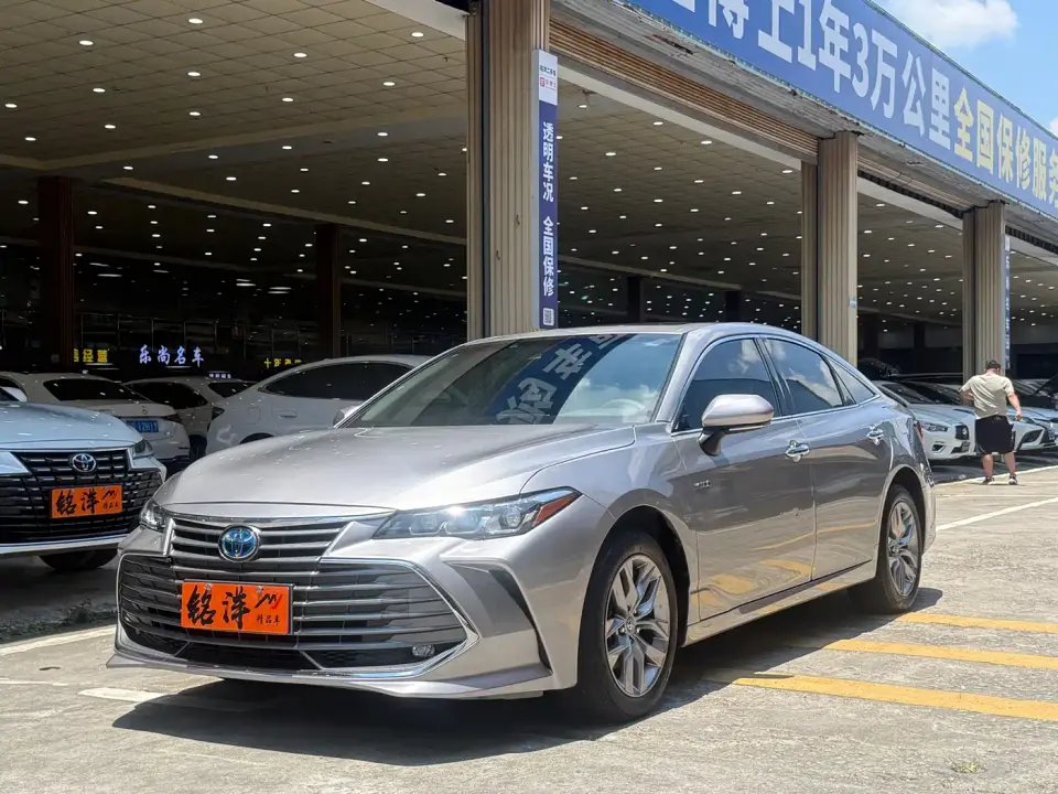 Toyota Avalon Hybrid 2.5L Luxury Edition China VI 2021