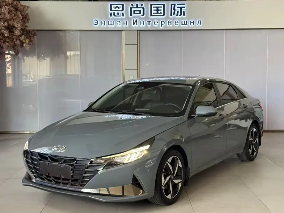 Hyundai Elantra 1.5L CVT LUX Premium Edition 2022