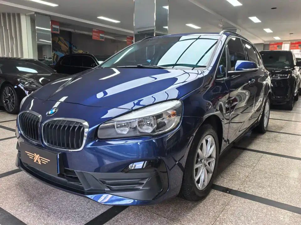 BMW 2 Series Touring 218i Sport Line 2019