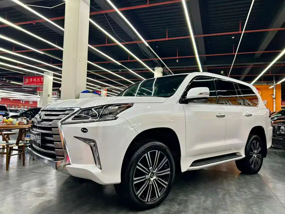 Lexus LX 2023