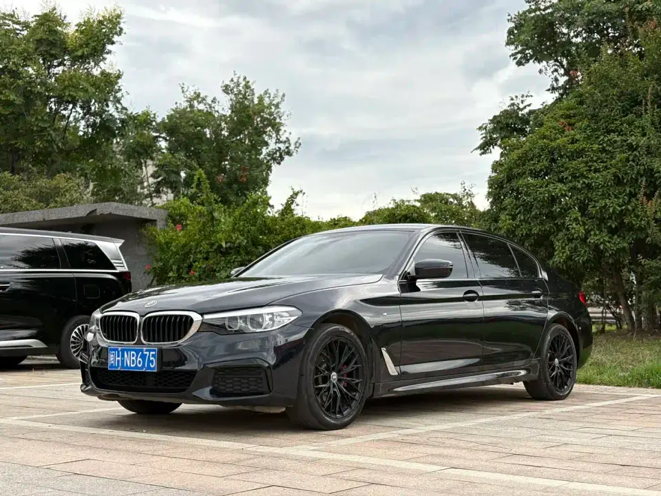 BMW 5 Series 525Li M Sport Package 2020