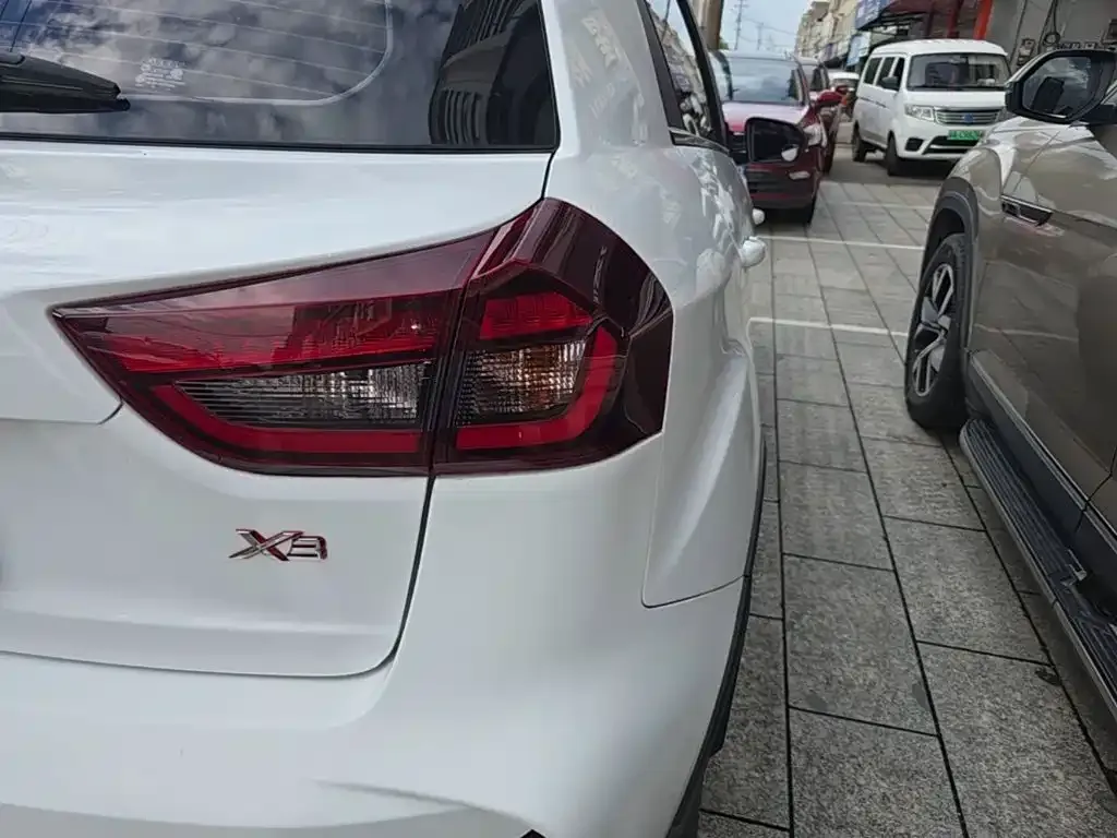 Geely Vision X3 PRO 1.5L CVT Premium 2021 — фото 8