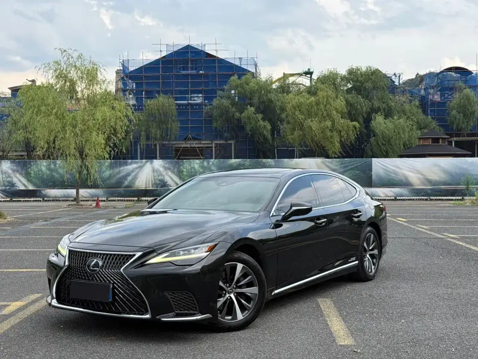 Lexus LS 500h Excellence (China VI) 2022
