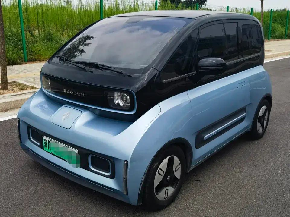 Baojun E300 Plus Stellar Smart Travel Edition 2021