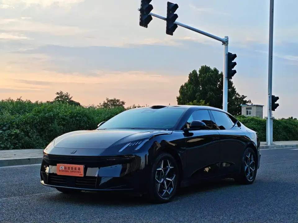 Lynk & Co 10 EM-P Facelift 240 AWD Ultra 2025