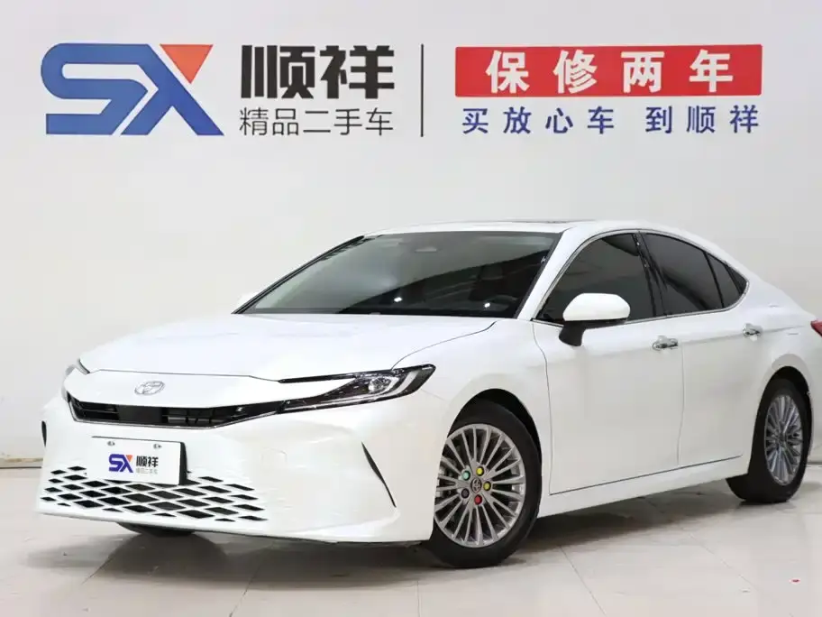 Toyota Camry 2.0GVP Luxury Edition 2025