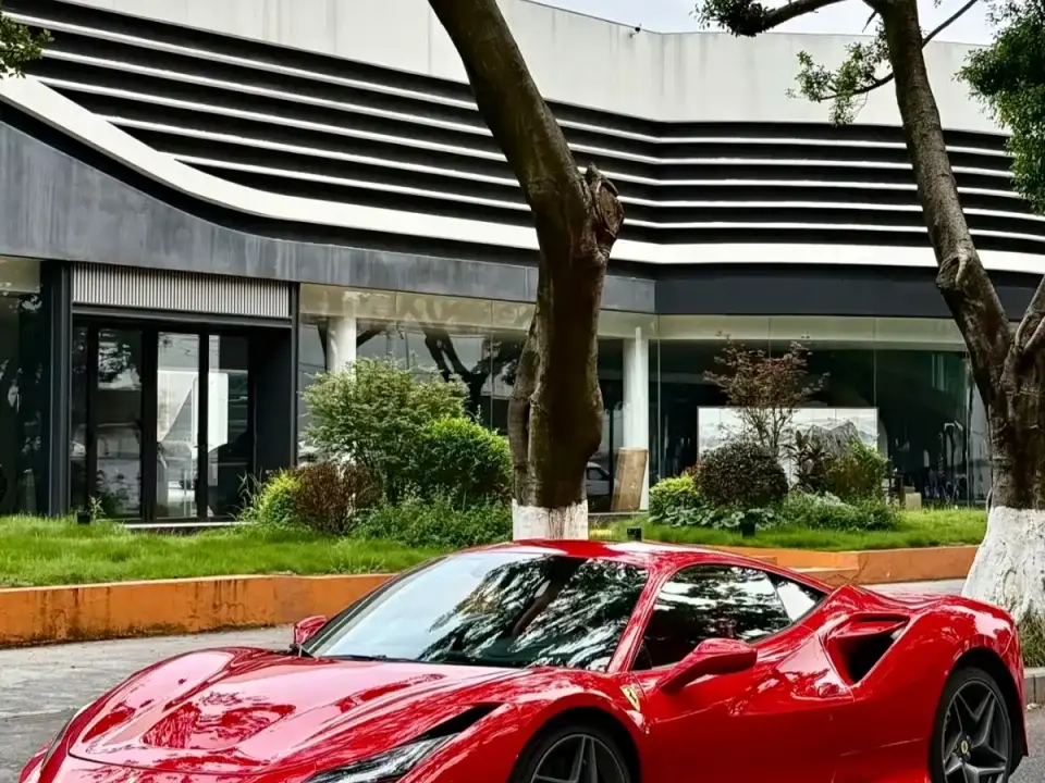 Ferrari F8 Tributo 3.9T V8 2021