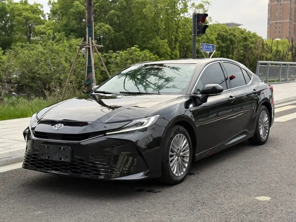 Toyota Camry Hybrid 2.0HGVP Luxury Edition 2024