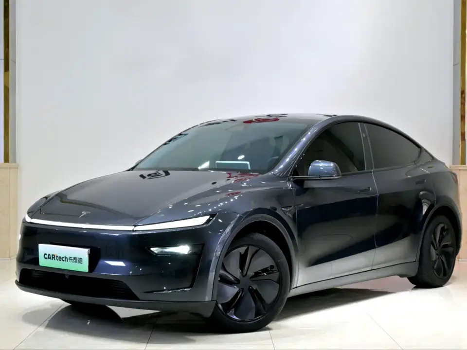 Tesla Model Y Rear-Wheel Drive 2025