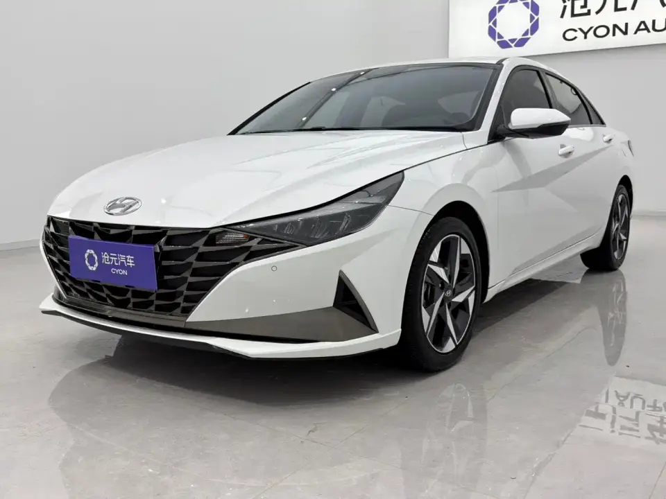 Hyundai Elantra 1.5L CVT LUX Premium Edition 2022