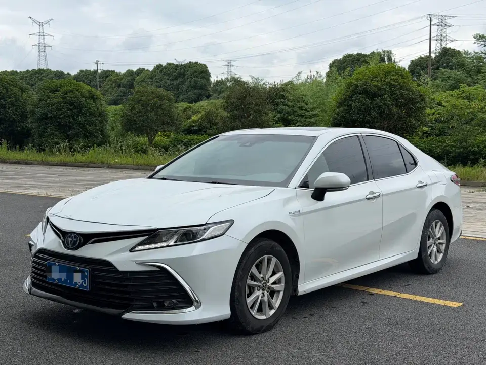Toyota Camry Hybrid 2.5HE Elite PLUS Edition 2023