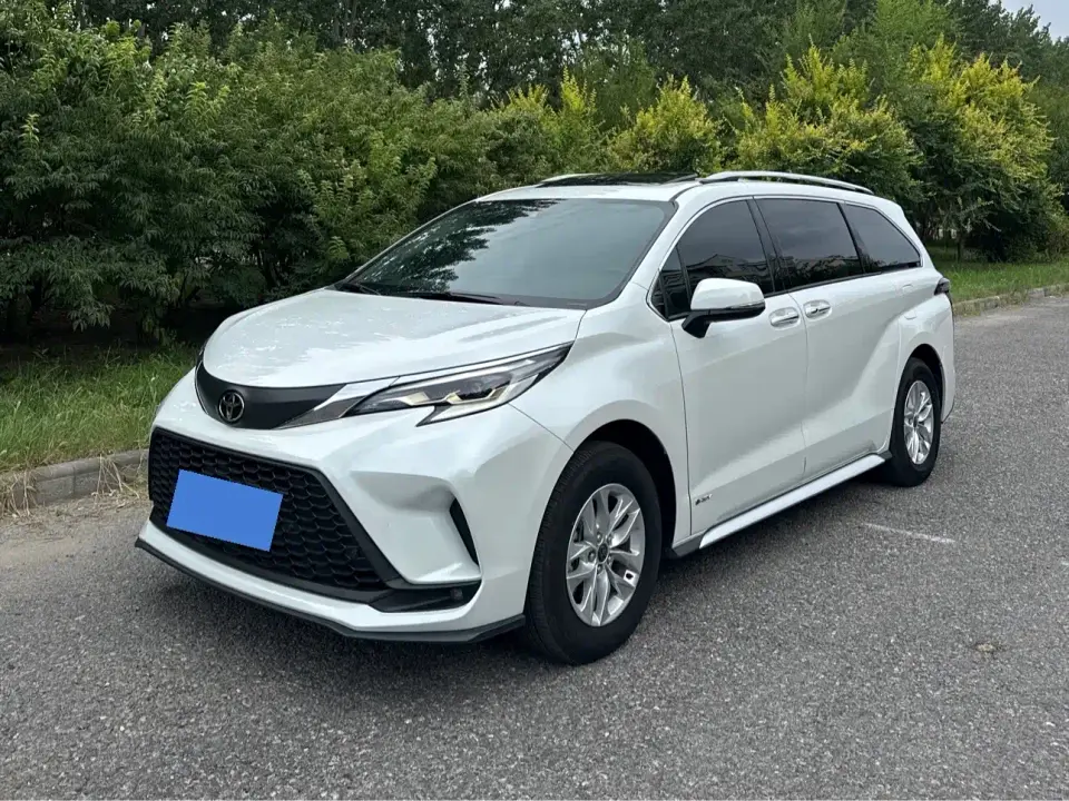 Toyota Granvia 2.5L Hybrid Comfort 2024