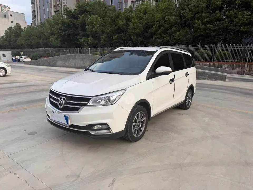 Baojun 730 1.5L Manual Fashion Edition 7-Seater China VI 2021