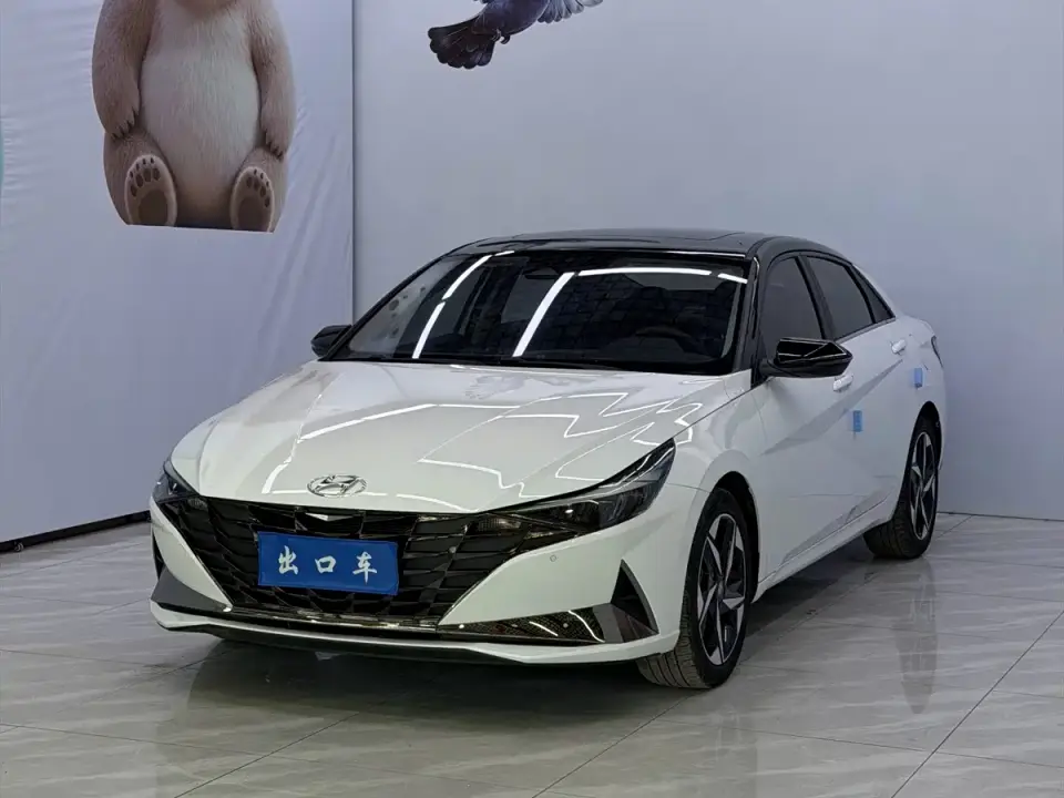 Hyundai Elantra 1.5L CVT LUX Premium Edition 2022