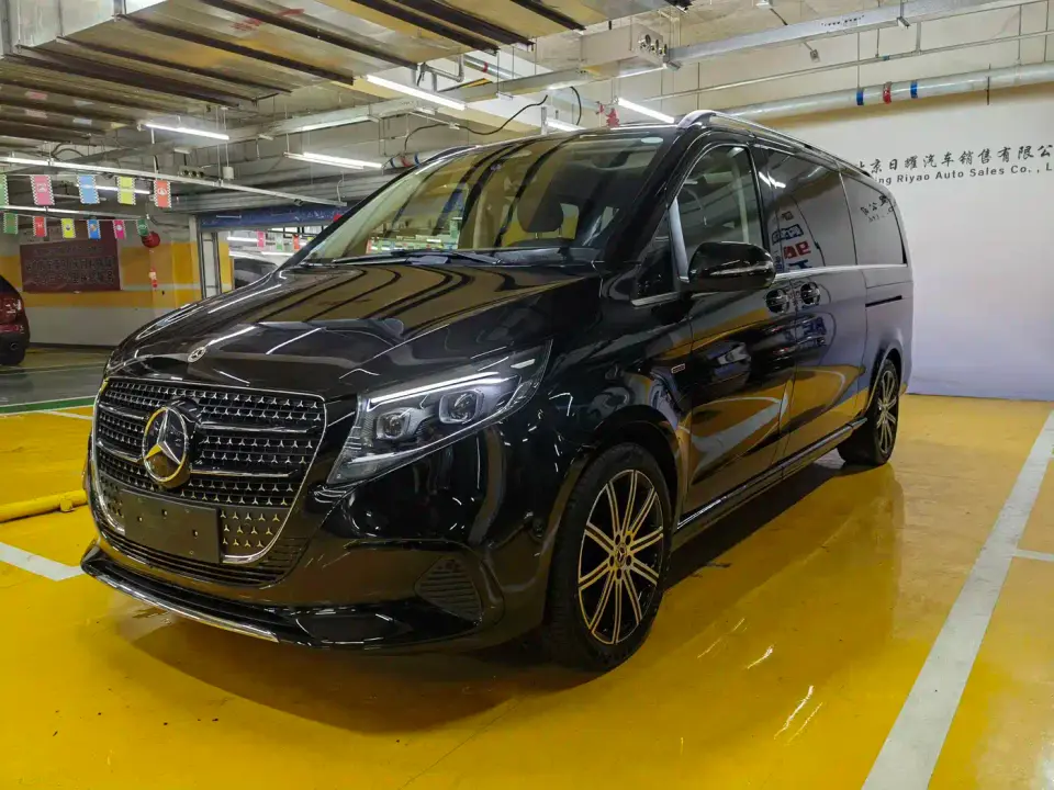 Mercedes-Benz V-Class V 300 L Long Wheelbase Premium 2025