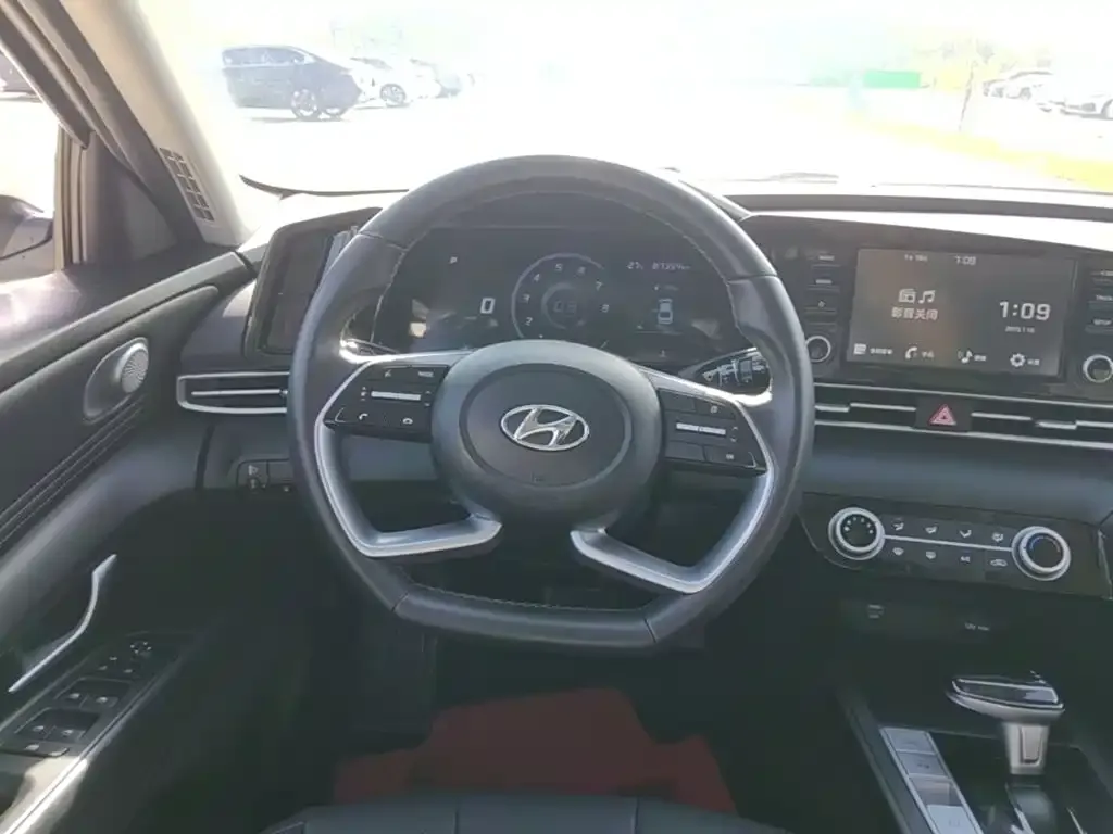 Hyundai Elantra 1.5L CVT GLX Elite Edition 2022 — фото 11