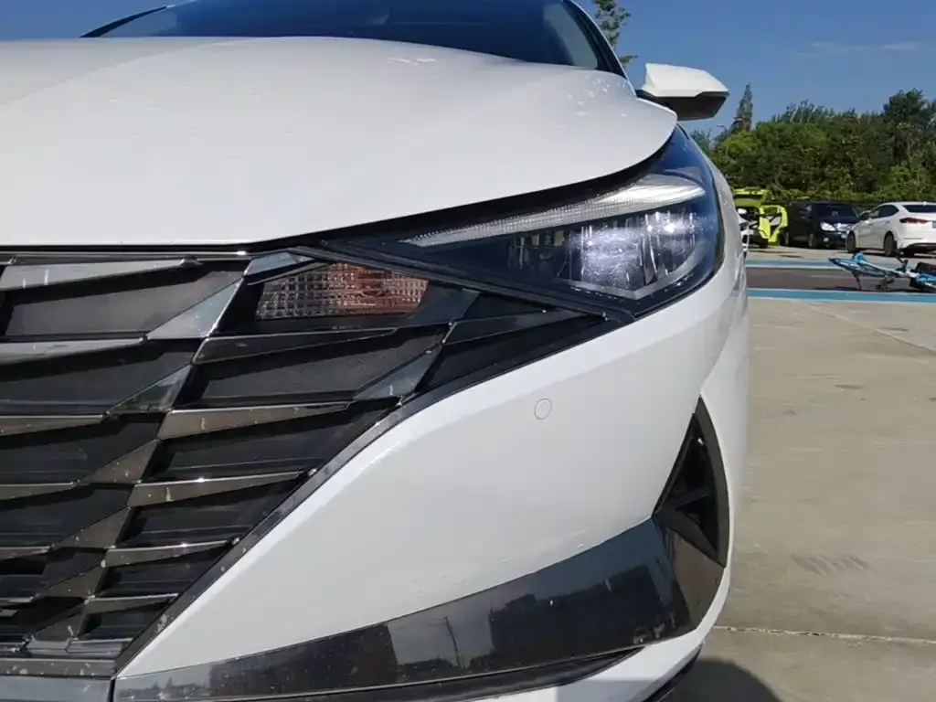 Hyundai Elantra 1.5L CVT GLX Elite Edition 2022 — фото 24