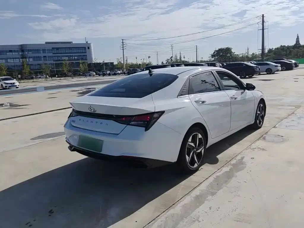 Hyundai Elantra 1.5L CVT GLX Elite Edition 2022 — фото 7