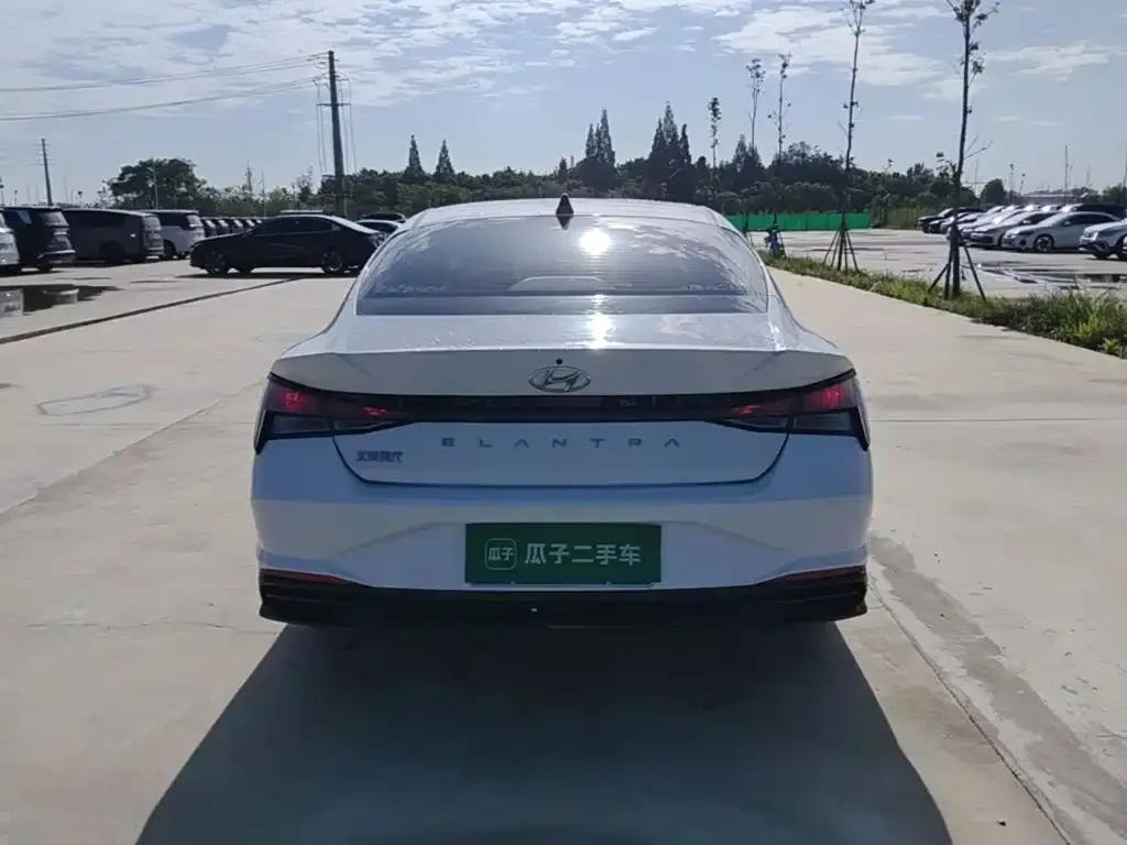 Hyundai Elantra 1.5L CVT GLX Elite Edition 2022 — фото 6