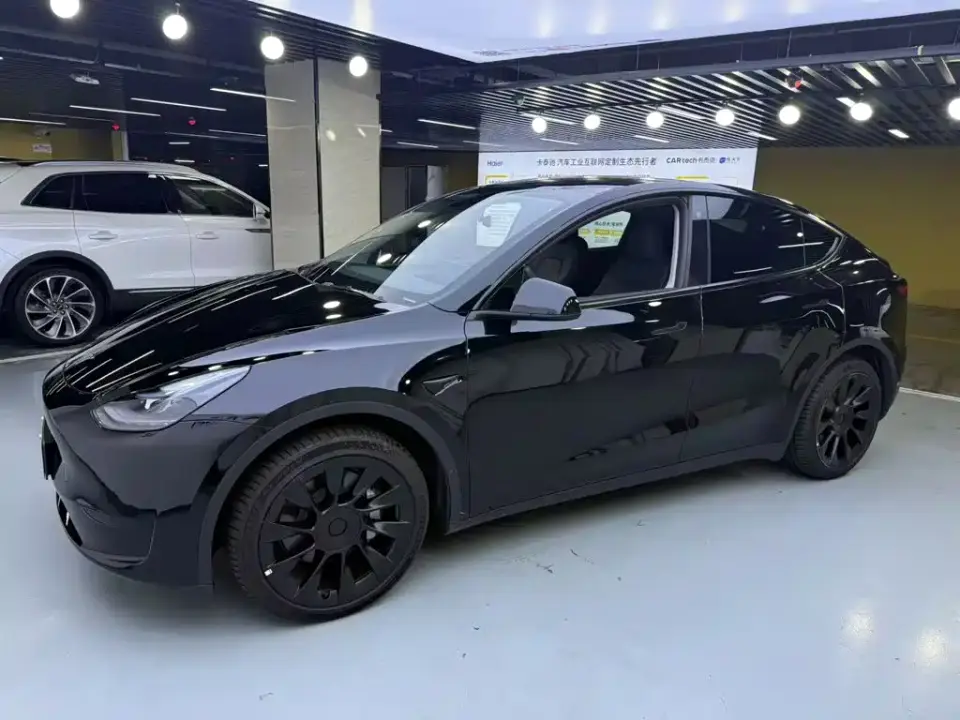 Tesla Model Y Facelift Rear-Wheel Drive Version 2023