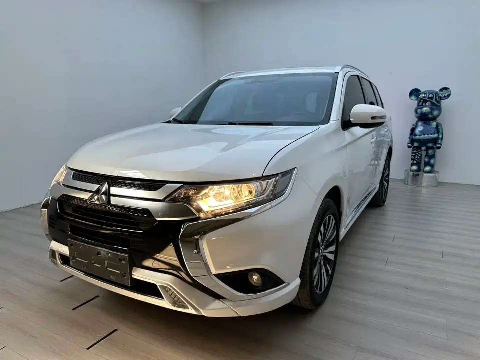 Mitsubishi Outlander 2.0L FWD Comfort Edition 5-seater 2023