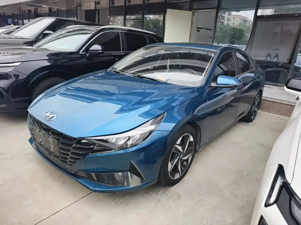 Hyundai Elantra 1.5L CVT LUX Premium Edition 2021