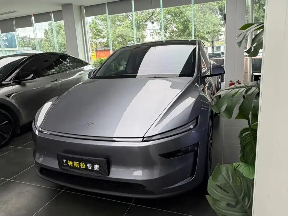 Tesla Model Y Rear-Wheel Drive 2025