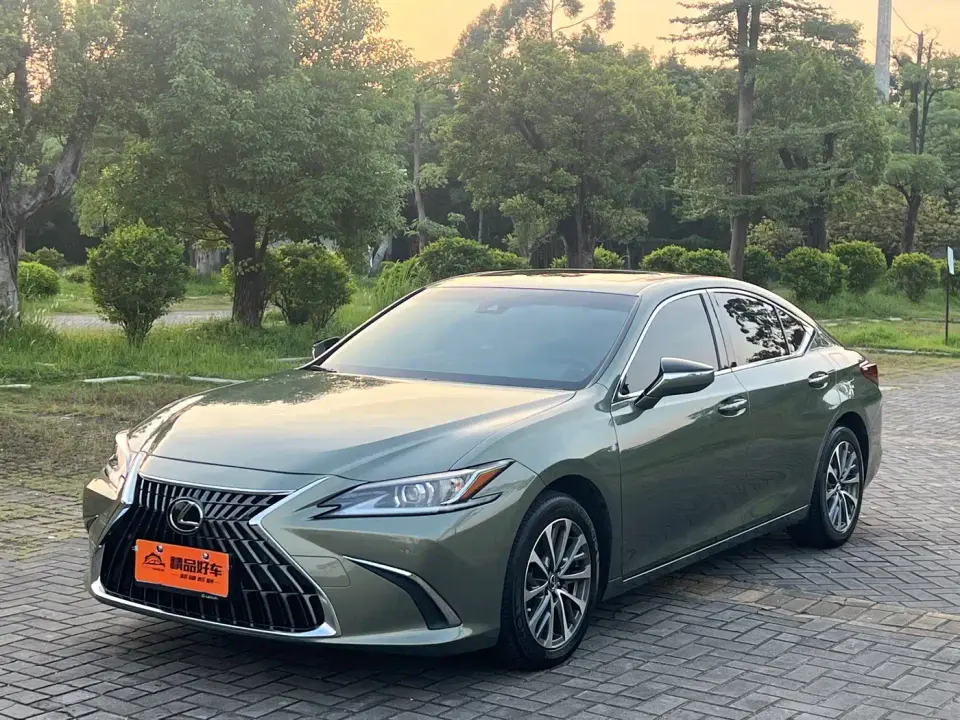 Lexus ES 200 Excellence Edition 2024