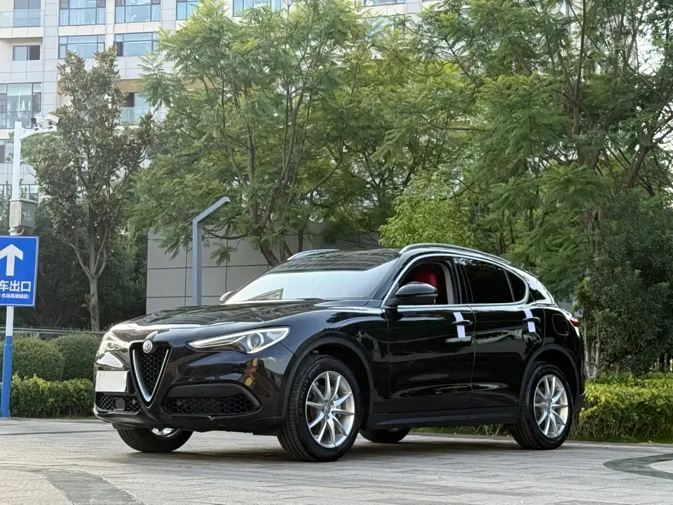 Alfa Romeo Stelvio 2.0T 200HP Luxury Edition 2019