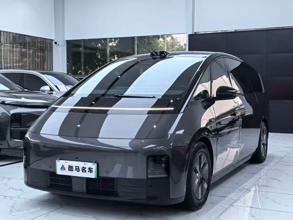 Li Auto MEGA Ultra 2025