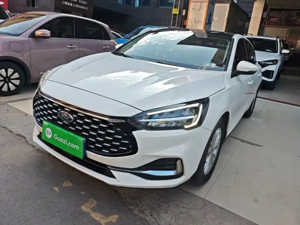 Ford Focus Sedan EcoBoost 180 Auto Trend 2021