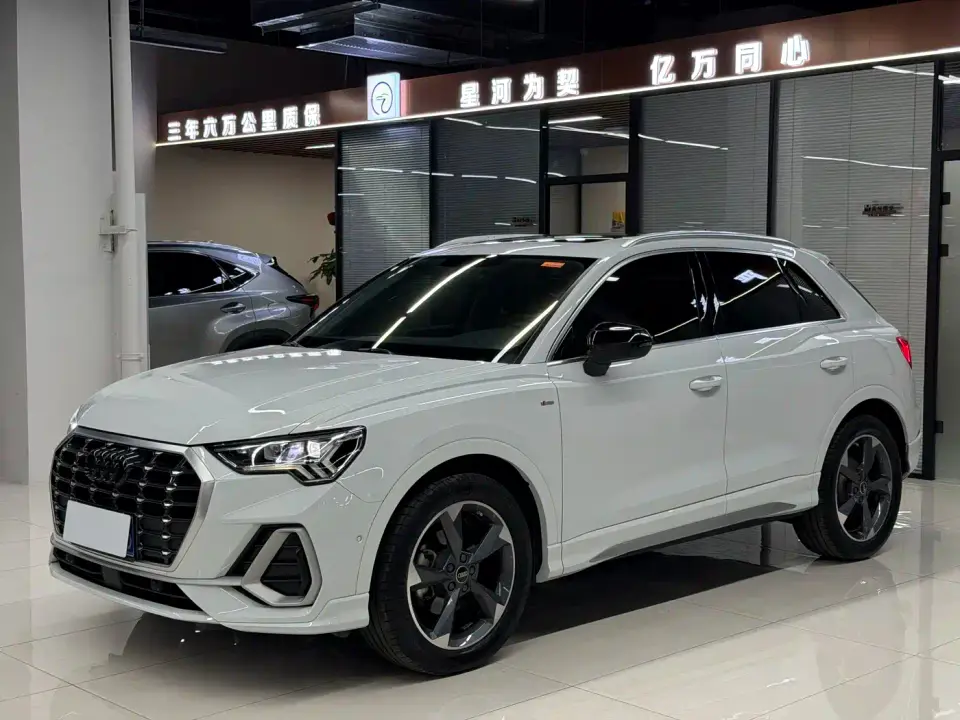 Audi Q3 35 TFSI Fashion Dynamic (1.4T) 2023