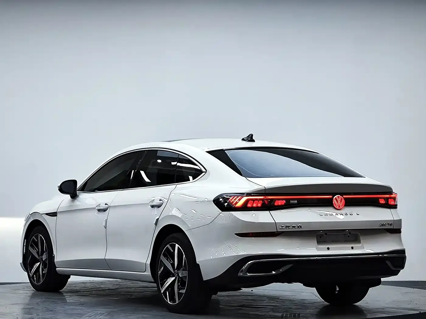Volkswagen Lamando Lamando L 280TSI DSG Cool Edition 2022 — фото 6